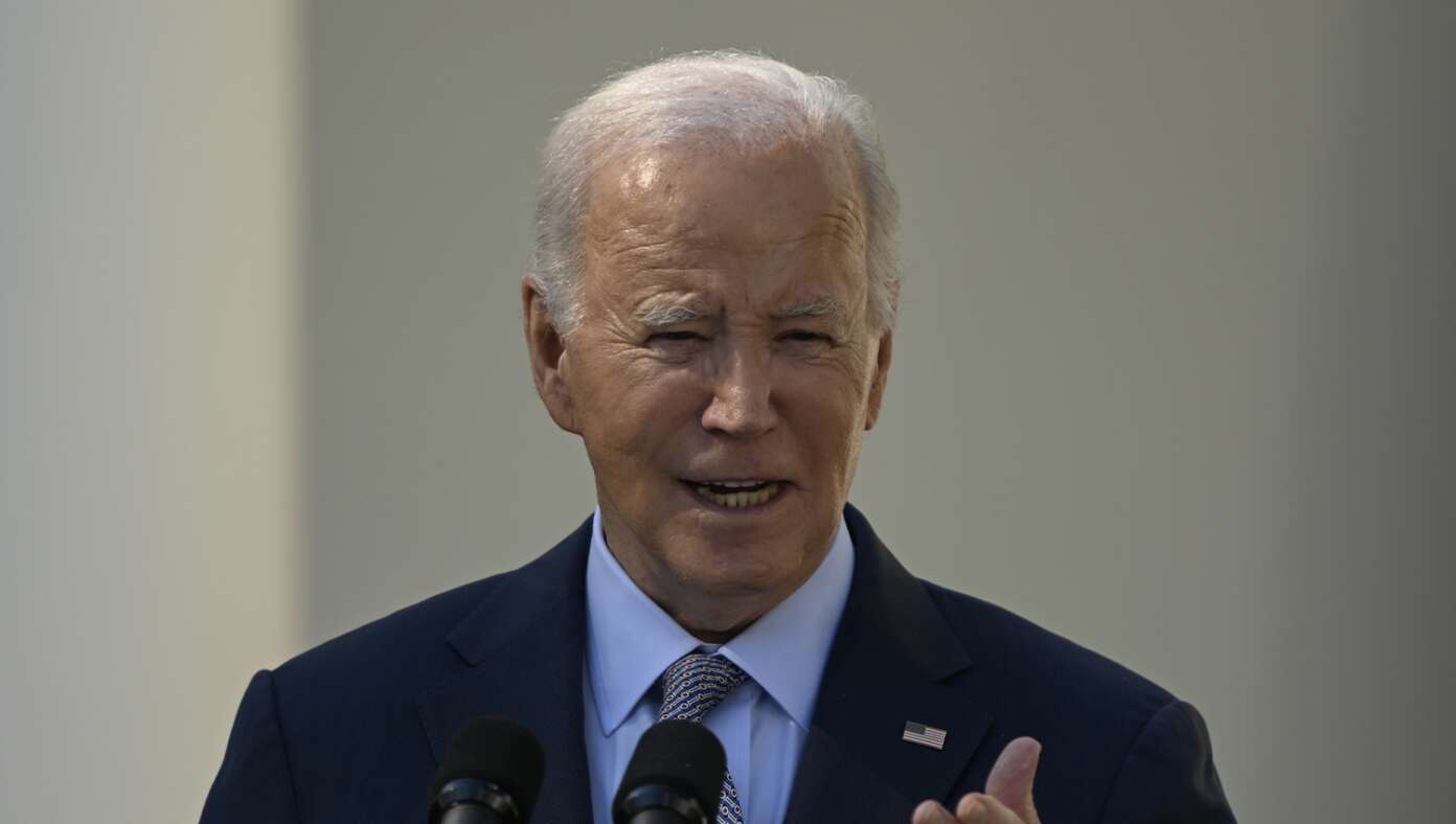 Thumbnail for Biden Excited to See What Autopen Comes Up With For His Memoir