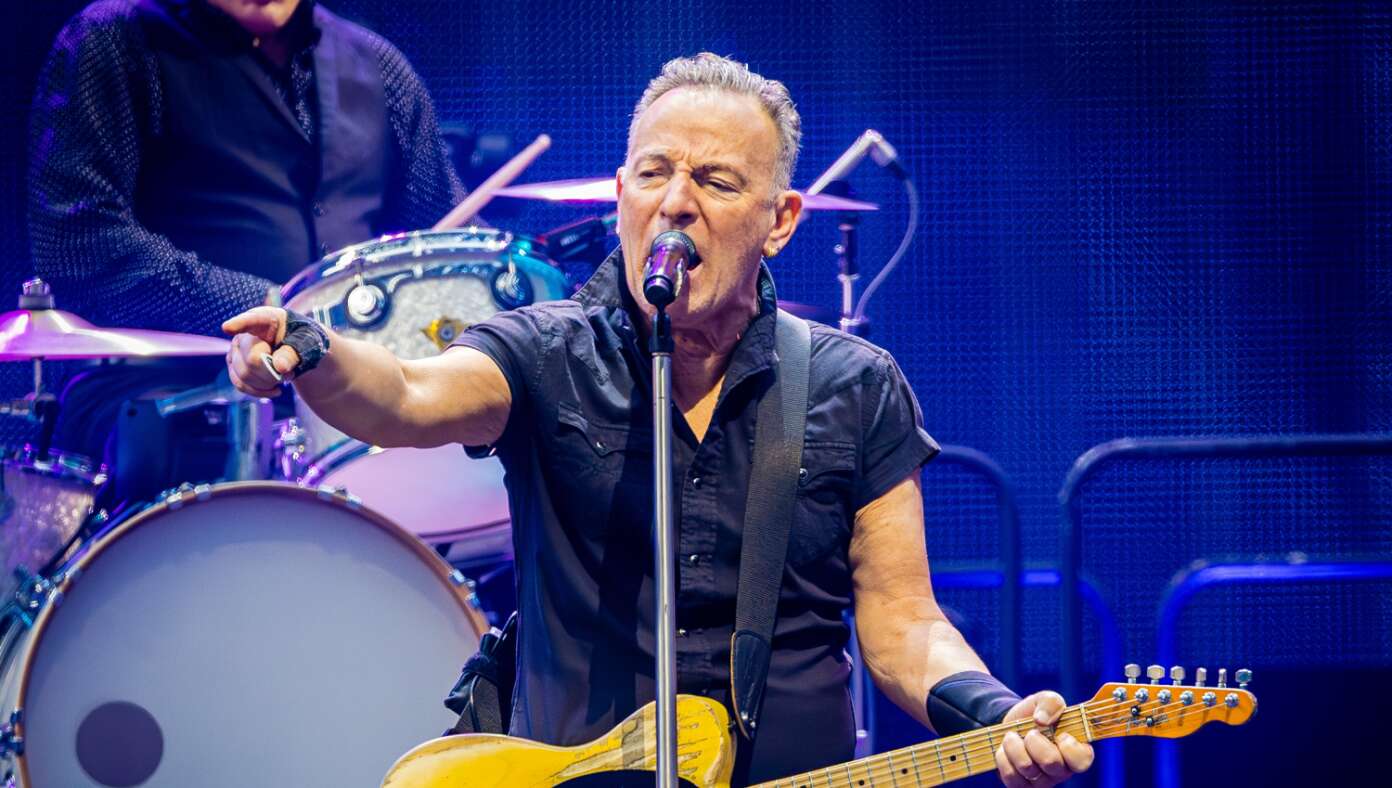 Bruce Springsteen Threatens To Keep Releasing Songs Until Deportations Stop - Article image