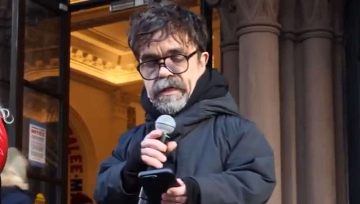 Peter Dinklage Receives Little Praise After Taking Short Time To Recite Small Poem - Article image