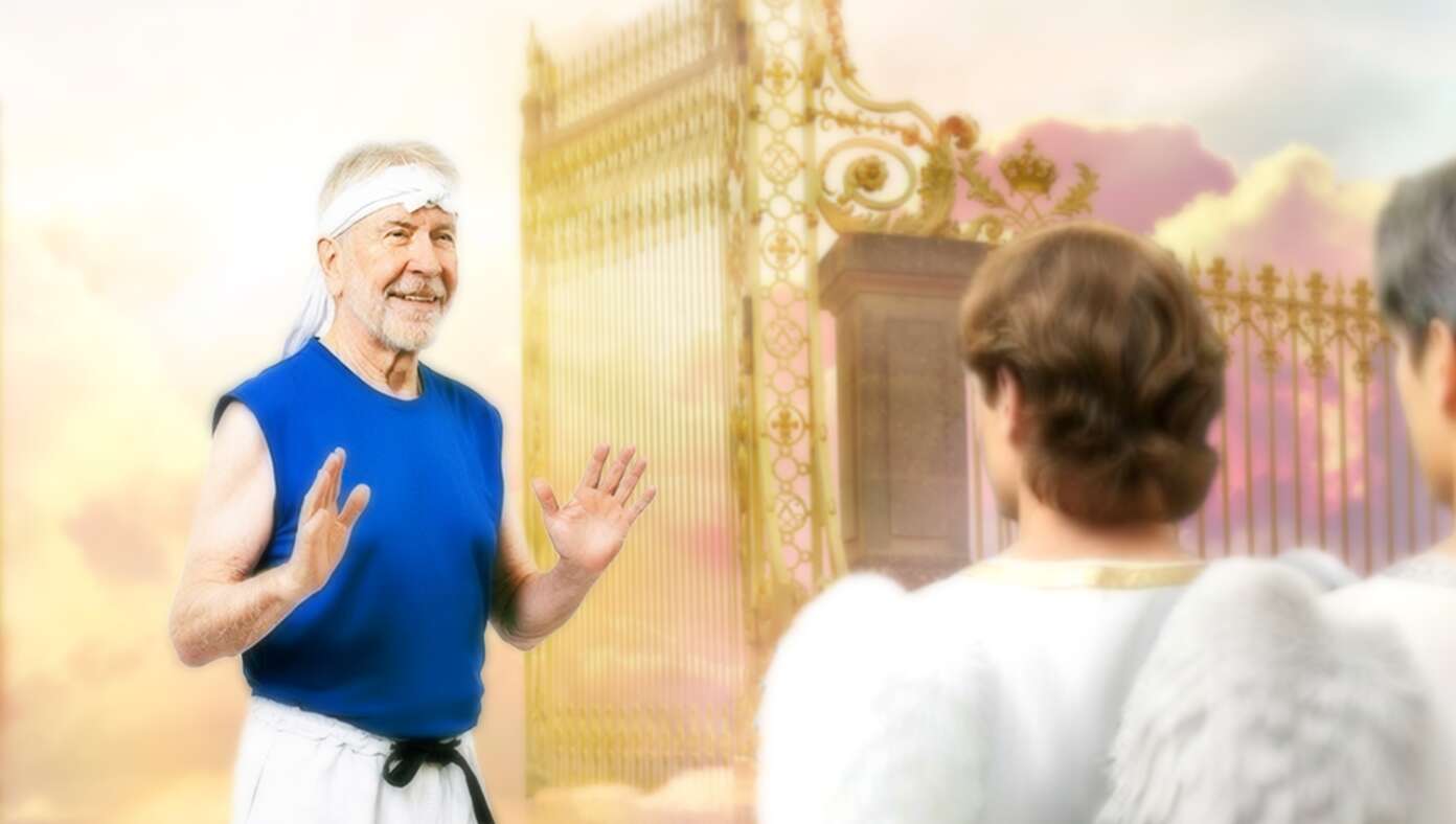 'Fear Not!' Says Chuck Norris To Calm Trembling Angels - Featured article image