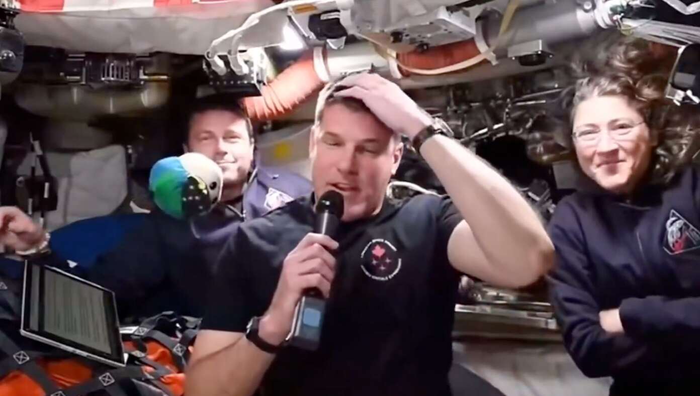 As Astronauts Reach the Farthest Any Human Has Been From Earth, Mission Specialist Pretty Sure He Left the Oven On - Article image