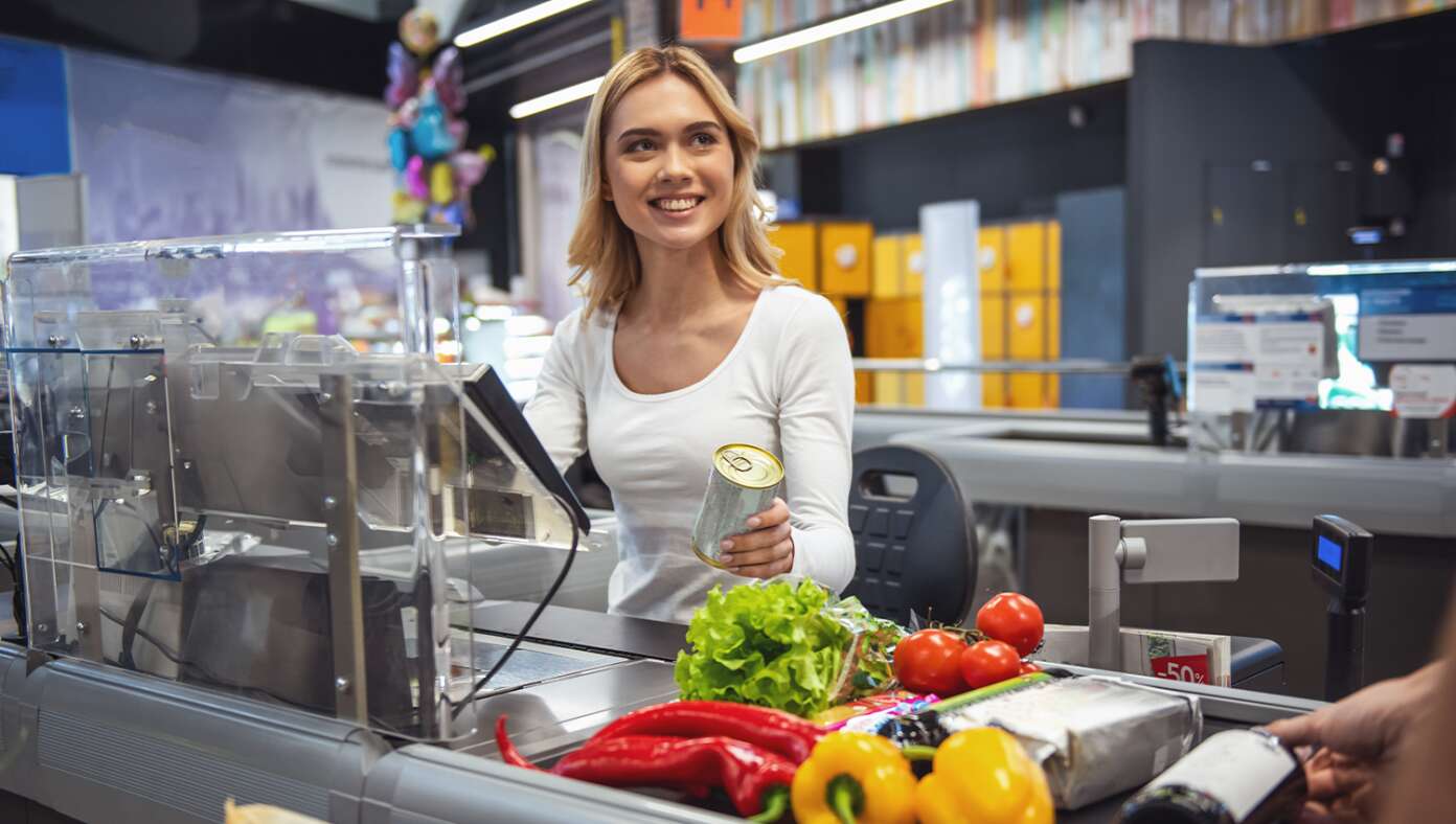 Teenage Cashier Desperately Hoping Middle-Aged Man Will Start Up Small Talk With Her - Article image