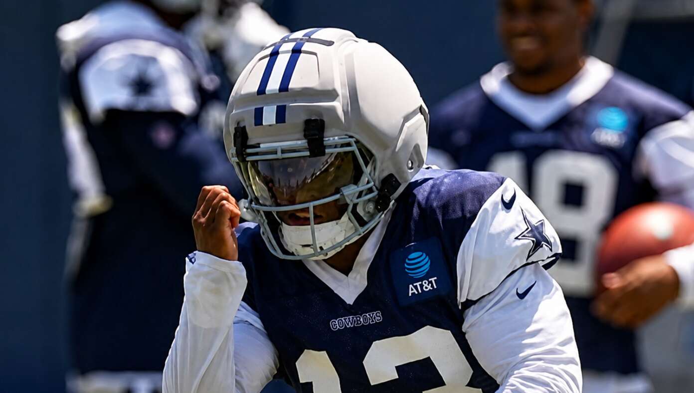 New Study Reveals NFL's Concussion-Prevention Helmets Are 100% Effective At Preventing Players From Looking Cool - Article image