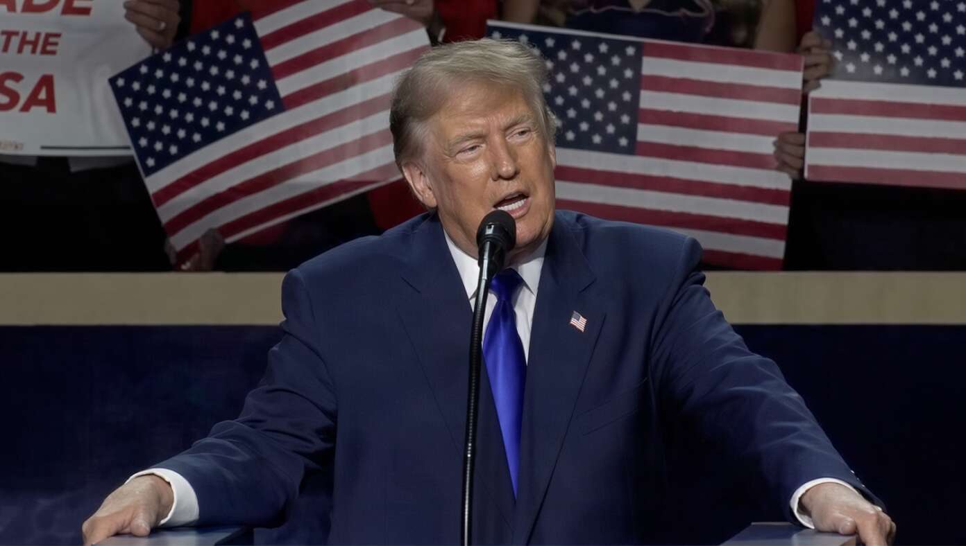 Trump Pledges That If Voters Defeat Socialism In November, They Will Each Get An Equal Redistribution Of Wealth From The Government - Article image